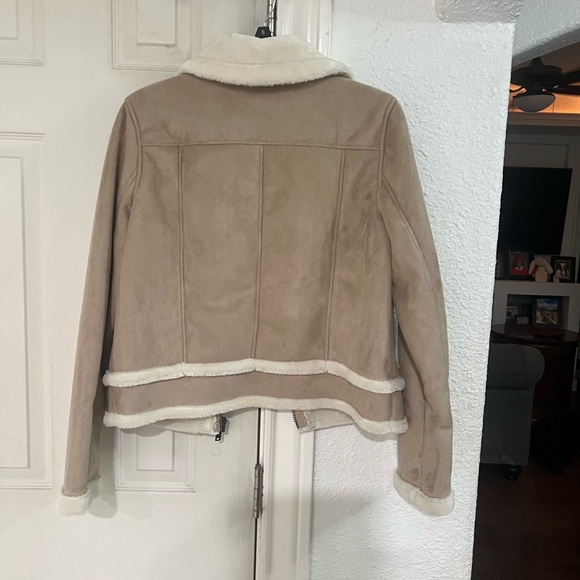 Tan Shearling Jacket - Picture 4 of 4